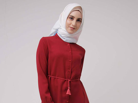 Baju Merah Cocok dengan Jilbab Warna Apa