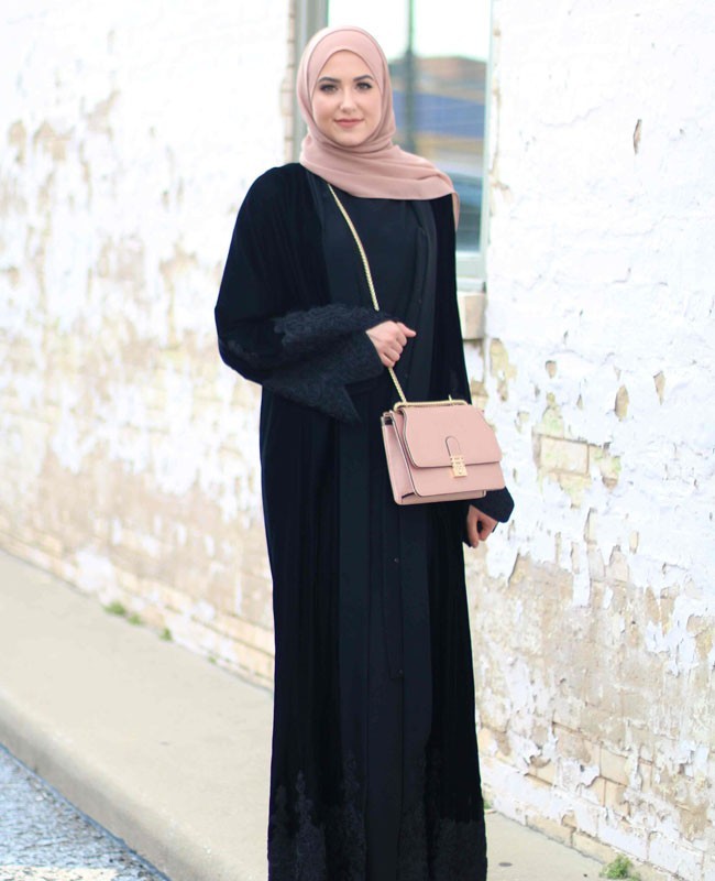 Paduan Warna Baju dan Jilbab untuk Tampil Tetap Modis - Blog Sintesa