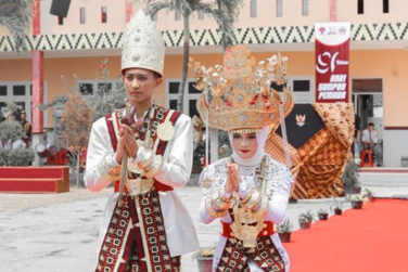 Nama Pakaian Adat Lampung