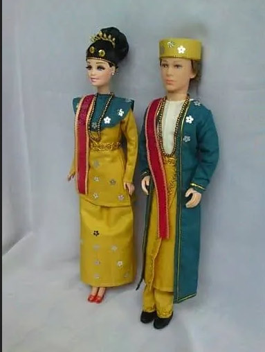 pakaian adat Maluku Utara