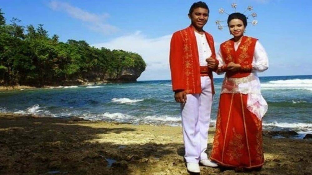 pakaian adat Maluku Utara