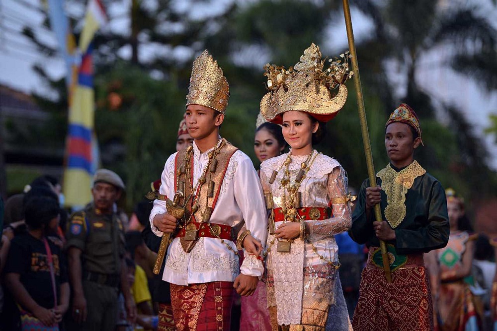 Pakaian Adat Lampung