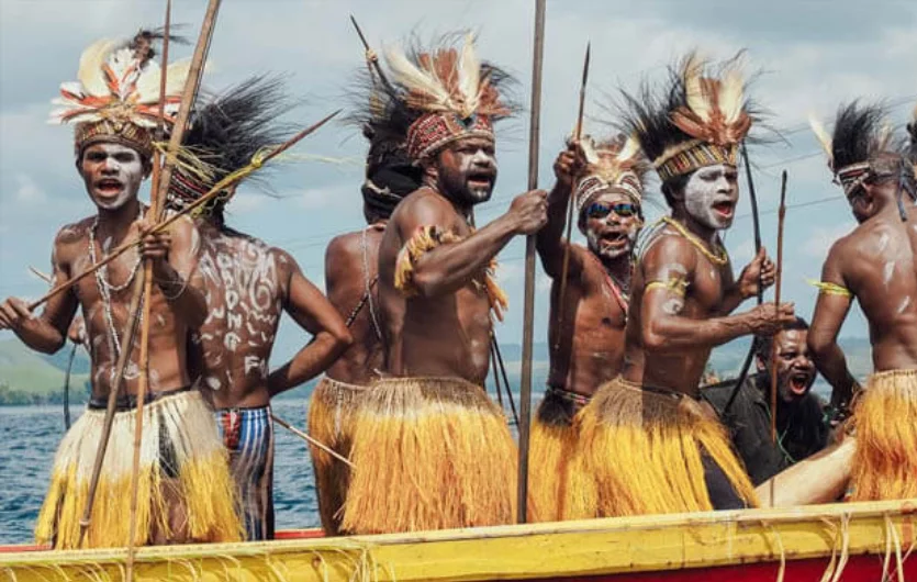 Pakaian Adat Papua Barat