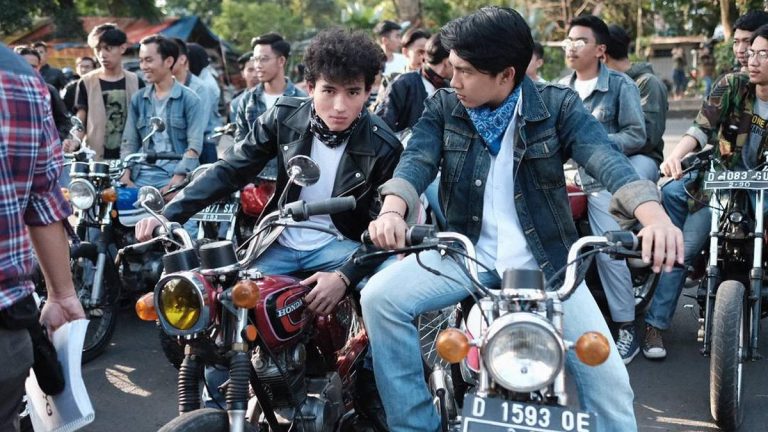 Evolusi Jaket dalam Dunia Pendidikan & Aktivisme