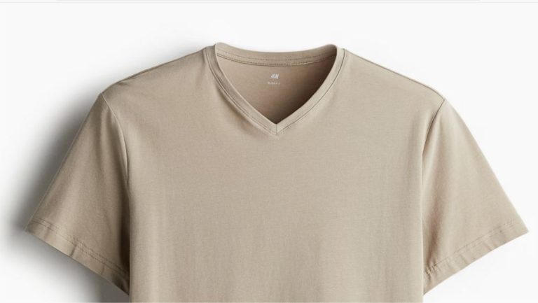 Potongan Leher Kaos V-Neck
