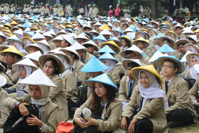 jenis seragam mahasiswa