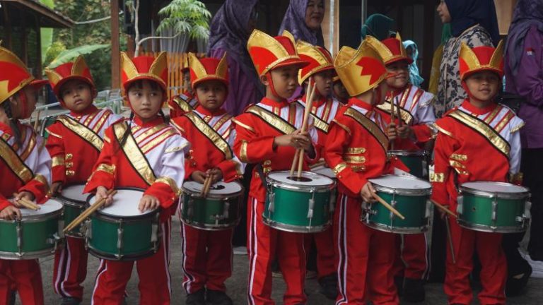 Seragam Drum Band