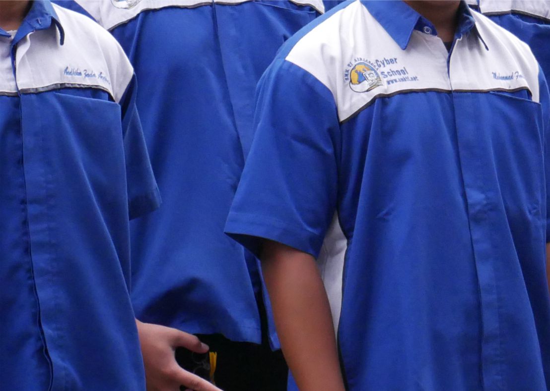 Jenis Bahan untuk Baju Praktik SMK