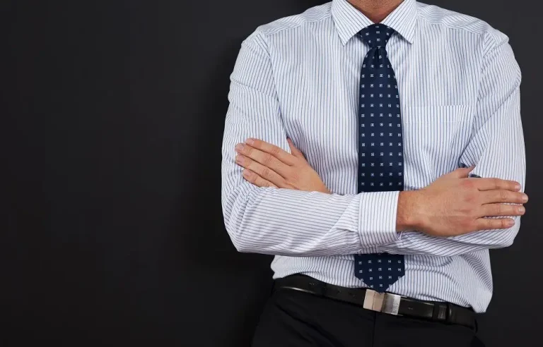 Perbedaan Baju Dinas, Baju Kerja, dan Baju Kantor