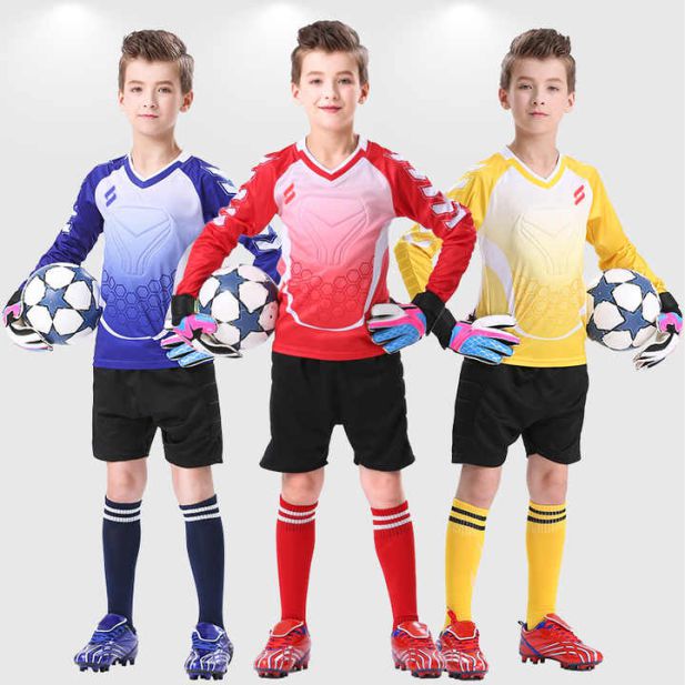 Perbedaan Jersey Pemain dan Kiper 2