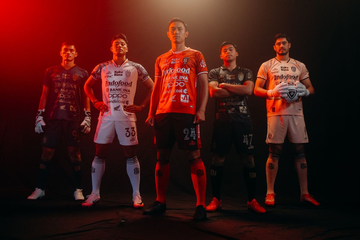 Perbedaan Jersey Pemain dan Kiper