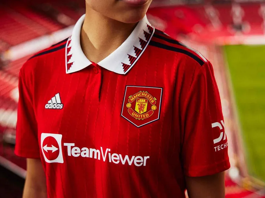 Perbedaan Jersey Sepak Bola dan Voli