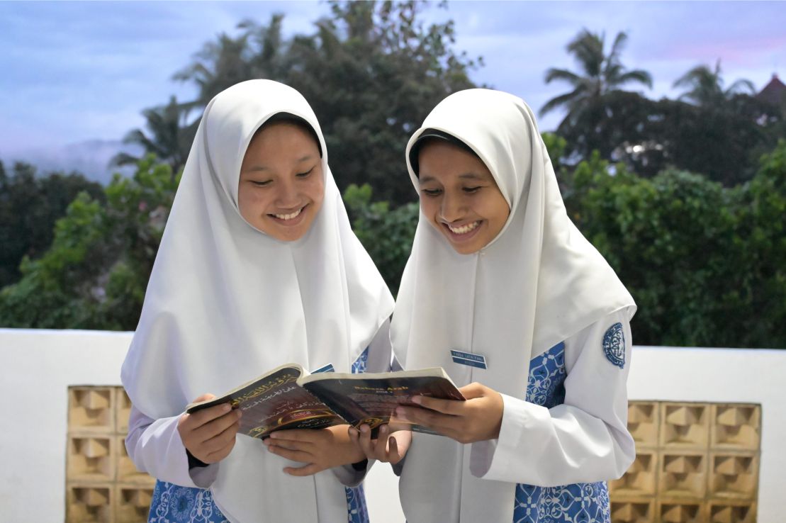 Jenis Bahan untuk Hijab Sekolah Muslim dan Pesantren