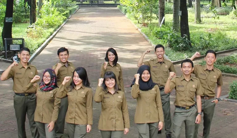 seragam Perhutani